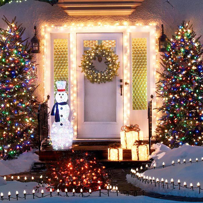 Christmas light decoration. 45+ Christmas Lights Decorations to Let Outdoor Area Twinkle - 10