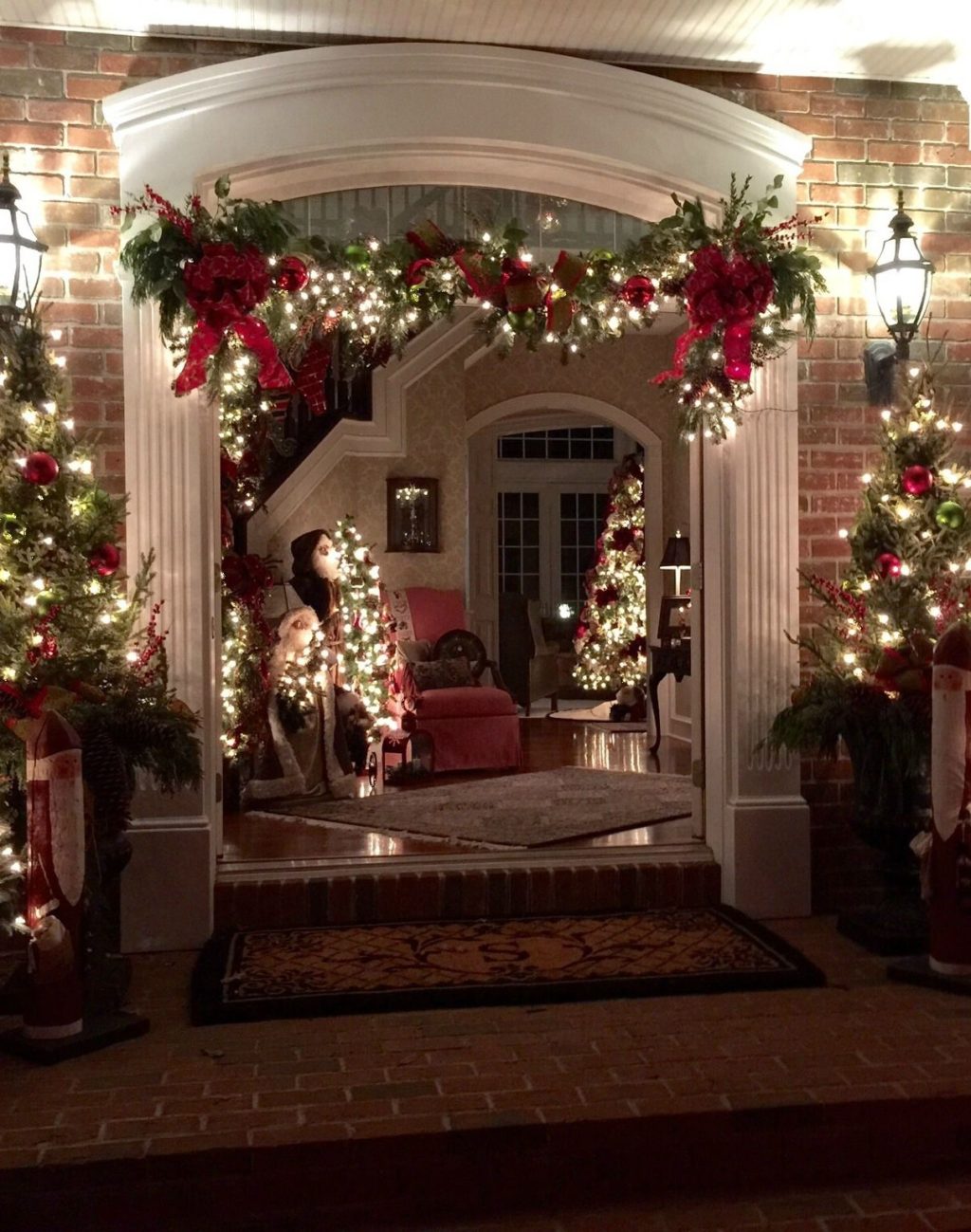 Christmas lights 2 How to Bring Joy to Your Home at This Christmas Season - 5