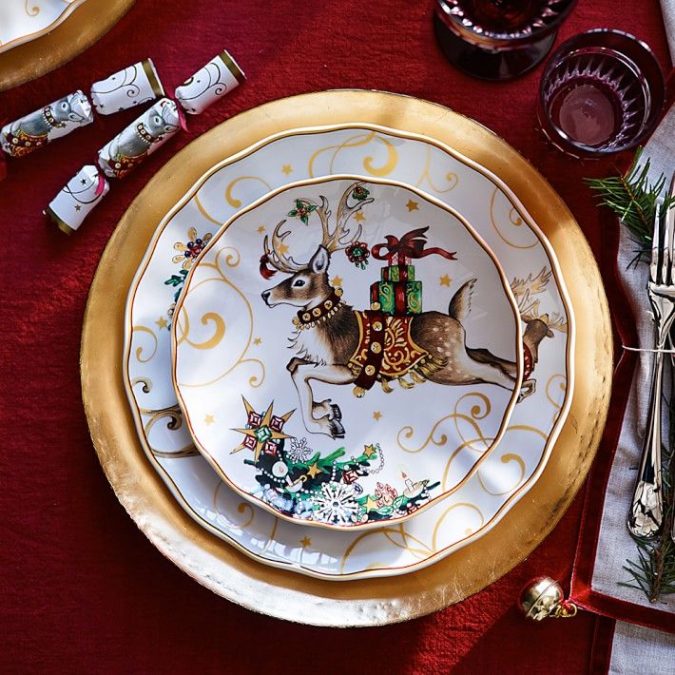 Christmas tableware.. 60+ Creative Christmas Decoration Ways for Your Home - 51