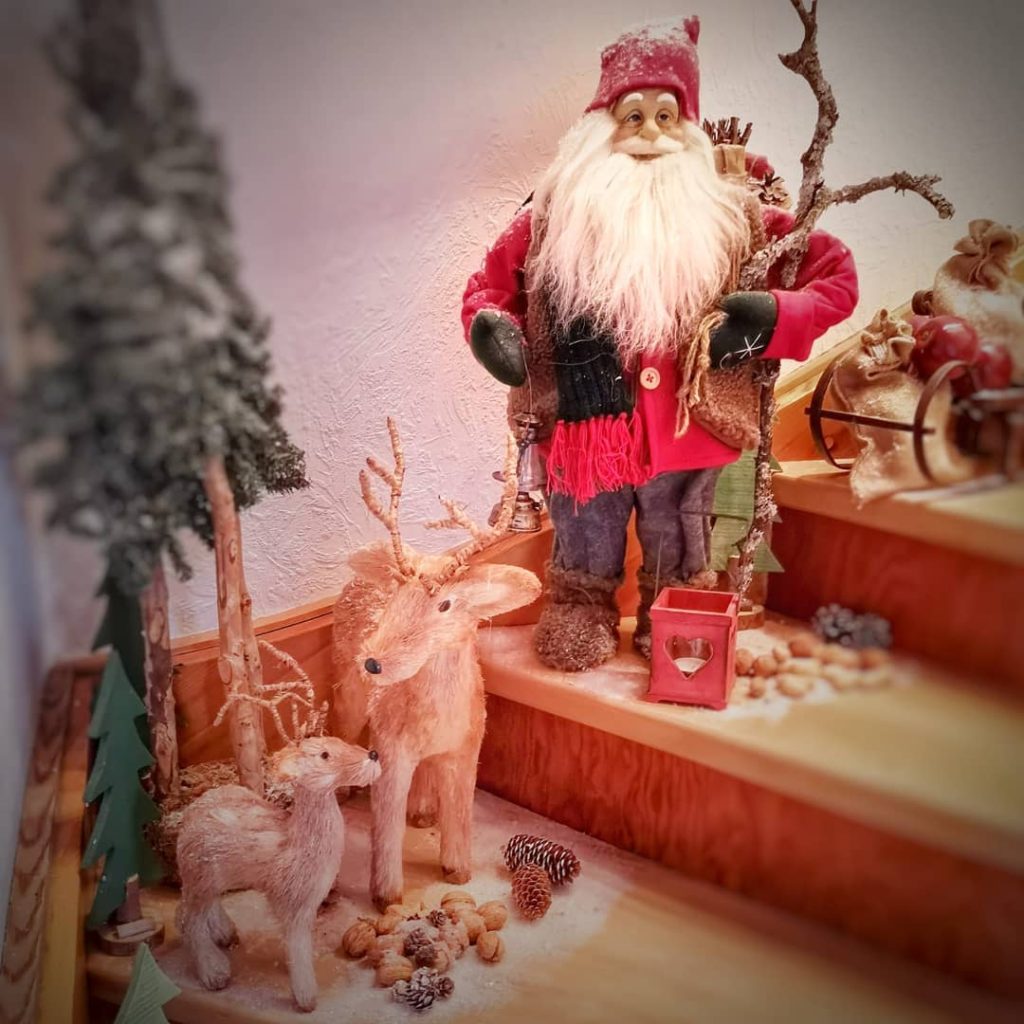 How to Bring Joy to Your Home at This Christmas Season 35 Christmas toys. 2 How to Bring Joy to Your Home at This Christmas Season - 35