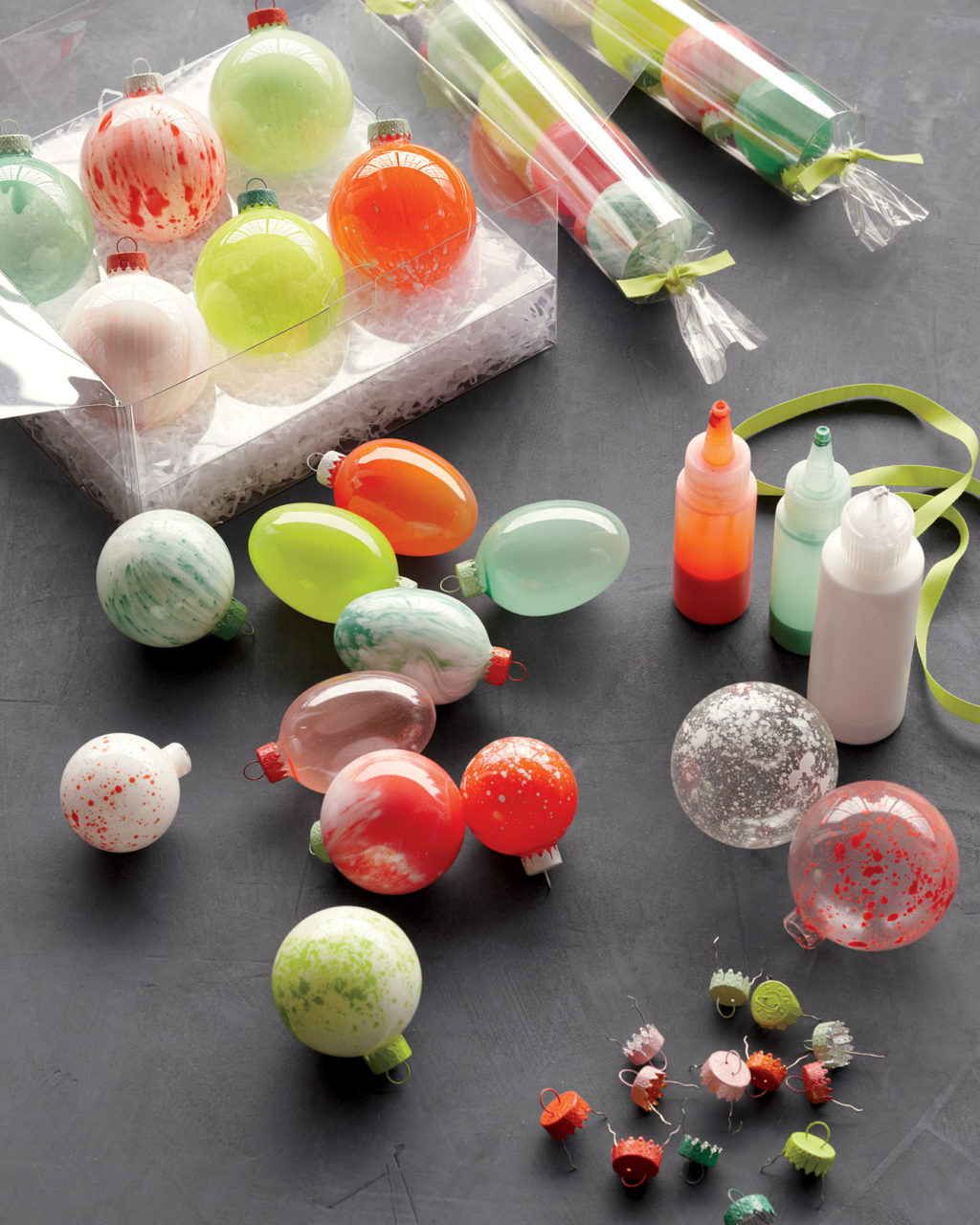 70+ Creative Christmas Decorations to Do 46 DIY Christmas Ornaments. 2 70+ Creative Christmas Decorations to Do - 46