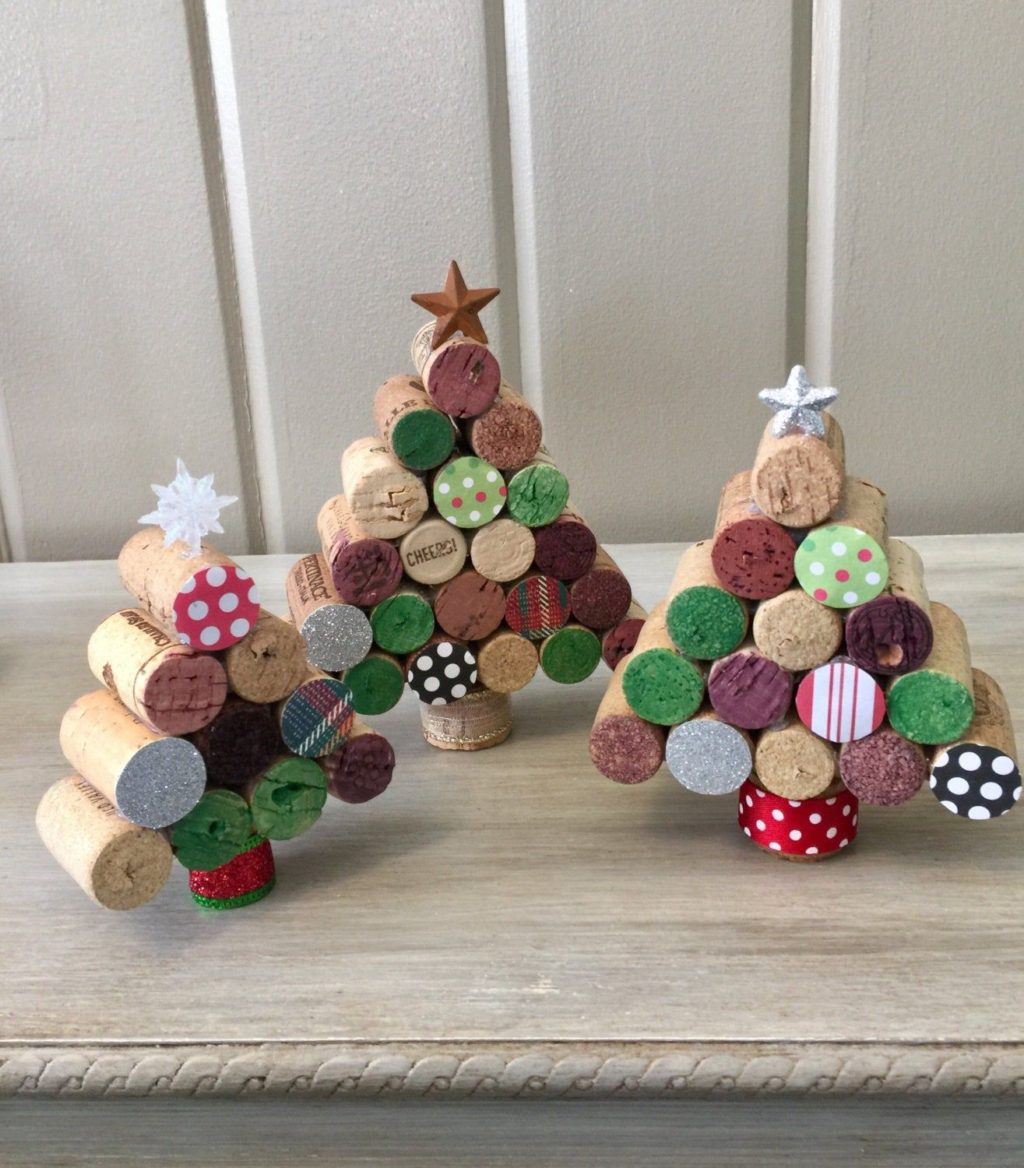 70+ Creative Christmas Decorations to Do 59 DIY Christmas decorations. 1 70+ Creative Christmas Decorations to Do - 59