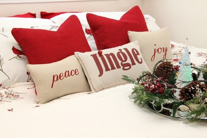 50+ Guest Room Christmas Decorations to Make Before Christmas Arriving 47 Pillows Cushions. 1 50+ Guest Room Christmas Decorations to Make Before Christmas Arriving - 47 Guest Room Christmas Decorations
