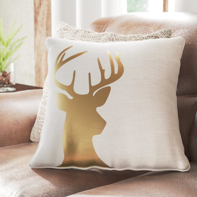 50+ Guest Room Christmas Decorations to Make Before Christmas Arriving 51 Pillows Cushions.. 1 50+ Guest Room Christmas Decorations to Make Before Christmas Arriving - 51 Guest Room Christmas Decorations