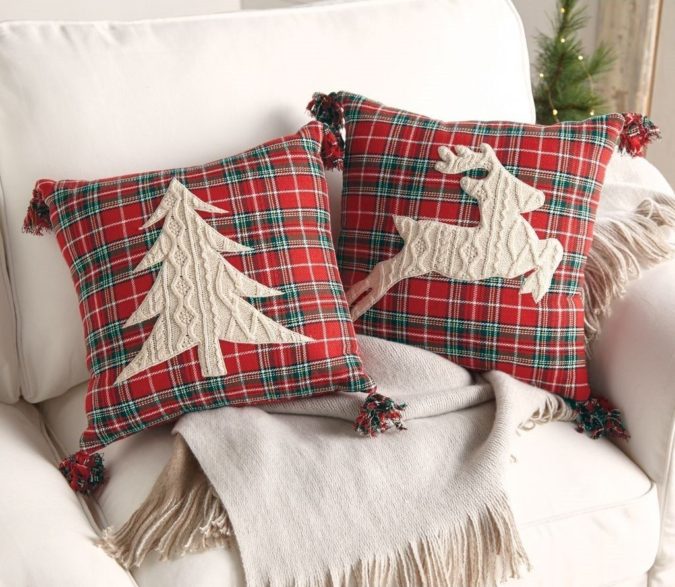 50+ Guest Room Christmas Decorations to Make Before Christmas Arriving 43 Pillows Cushions.. 3 50+ Guest Room Christmas Decorations to Make Before Christmas Arriving - 43 Guest Room Christmas Decorations
