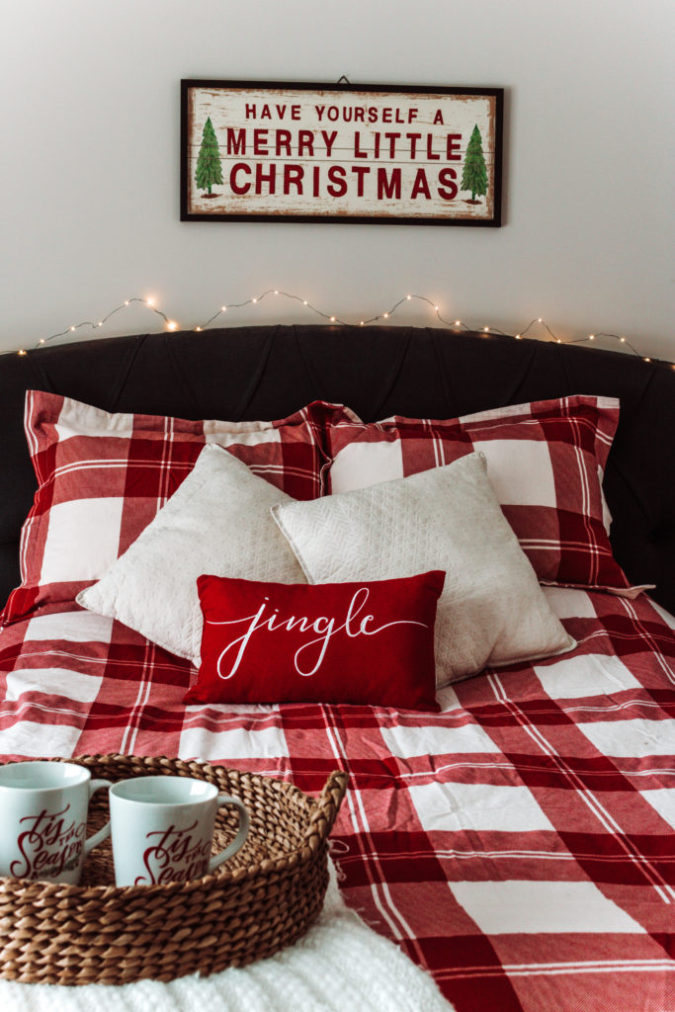 Red and White Guest Room 50+ Guest Room Christmas Decorations to Make Before Christmas Arriving - 31 Guest Room Christmas Decorations