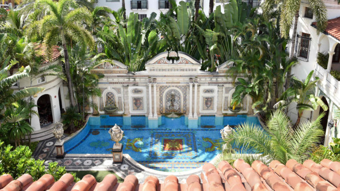 Versace-Mansion-2-675x380 4 Things You Have to Do on South Beach