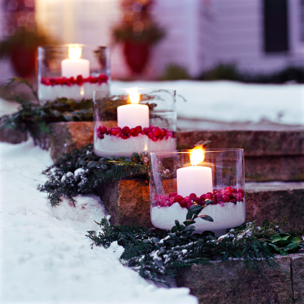 candles 45+ Christmas Lights Decorations to Let Outdoor Area Twinkle - 41
