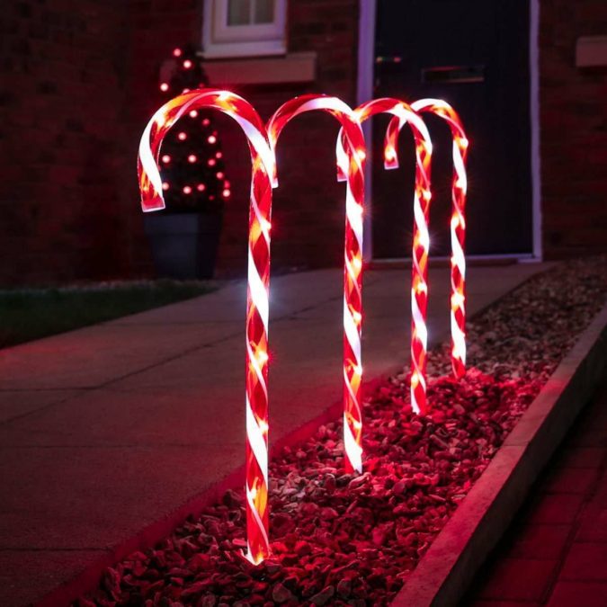 70+ Brilliant Ideas for This Year Christmas Decoration 50 candy canes 1 70+ Brilliant Ideas for This Year Christmas Decoration - 50