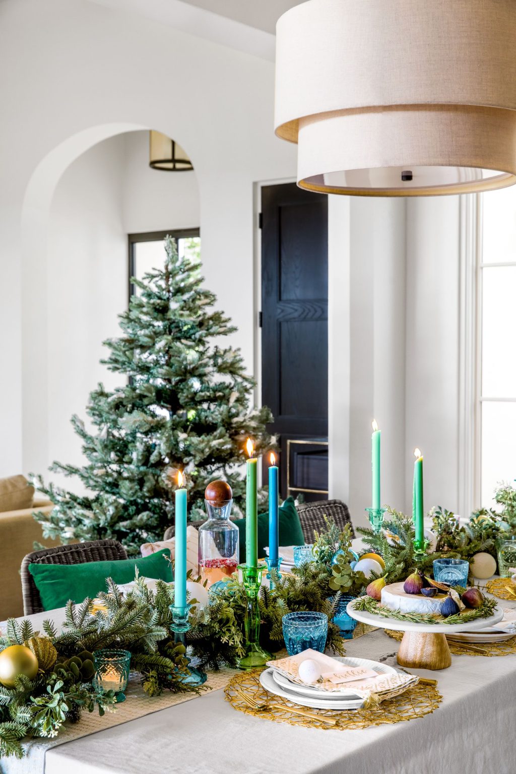 centerpiece. How to Bring Joy to Your Home at This Christmas Season - 39