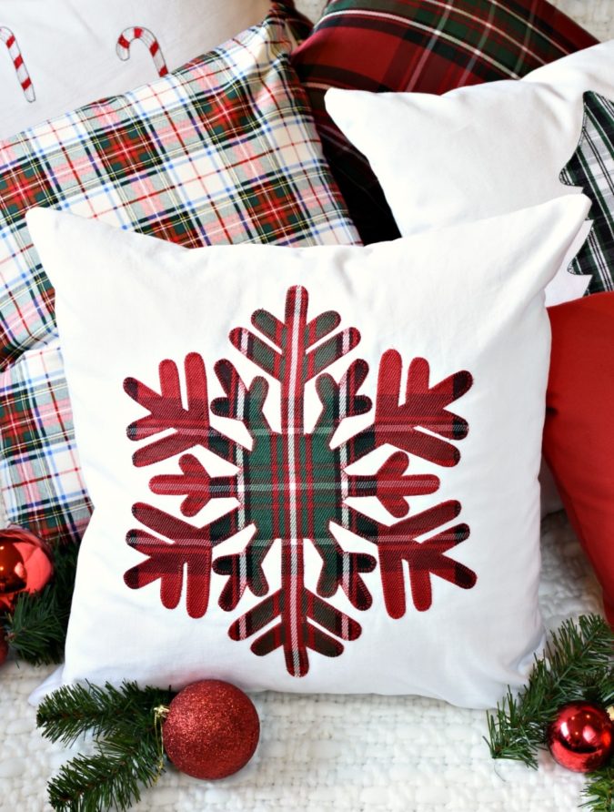 70+ Brilliant Ideas for This Year Christmas Decoration 59 christmas pillows 2 70+ Brilliant Ideas for This Year Christmas Decoration - 59