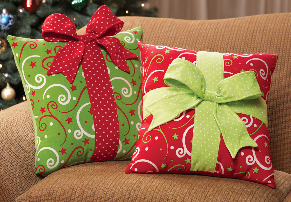 christmas pillows.. 4 70+ Brilliant Ideas for This Year Christmas Decoration - 57