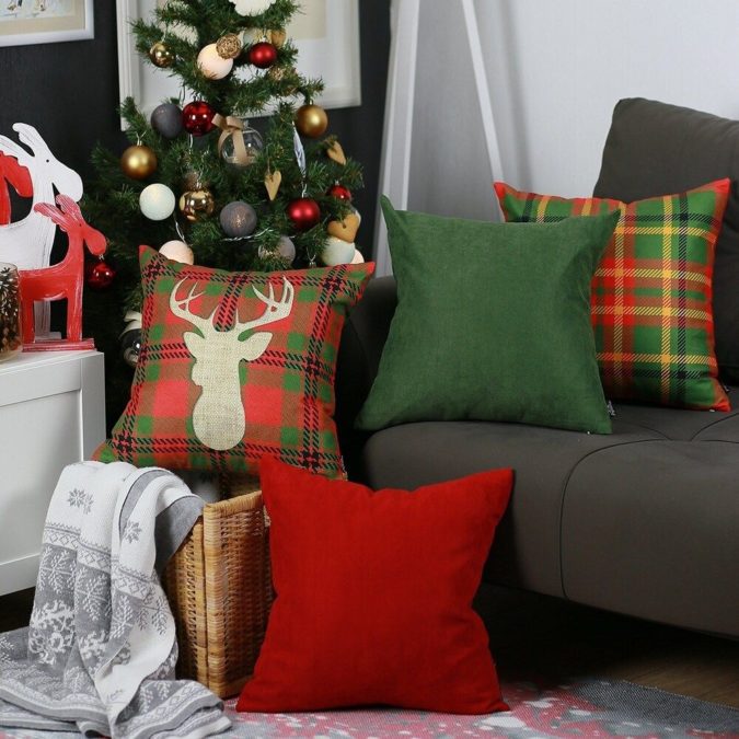 christmas pillows.. 70+ Brilliant Ideas for This Year Christmas Decoration - 53