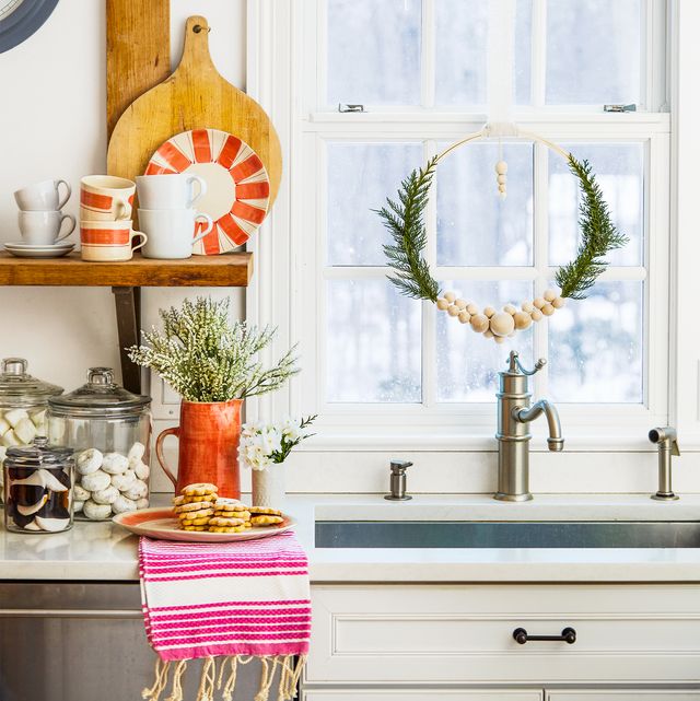 70+ Creative Christmas Decorations to Do 70 christmas window decoration 70+ Creative Christmas Decorations to Do - 70