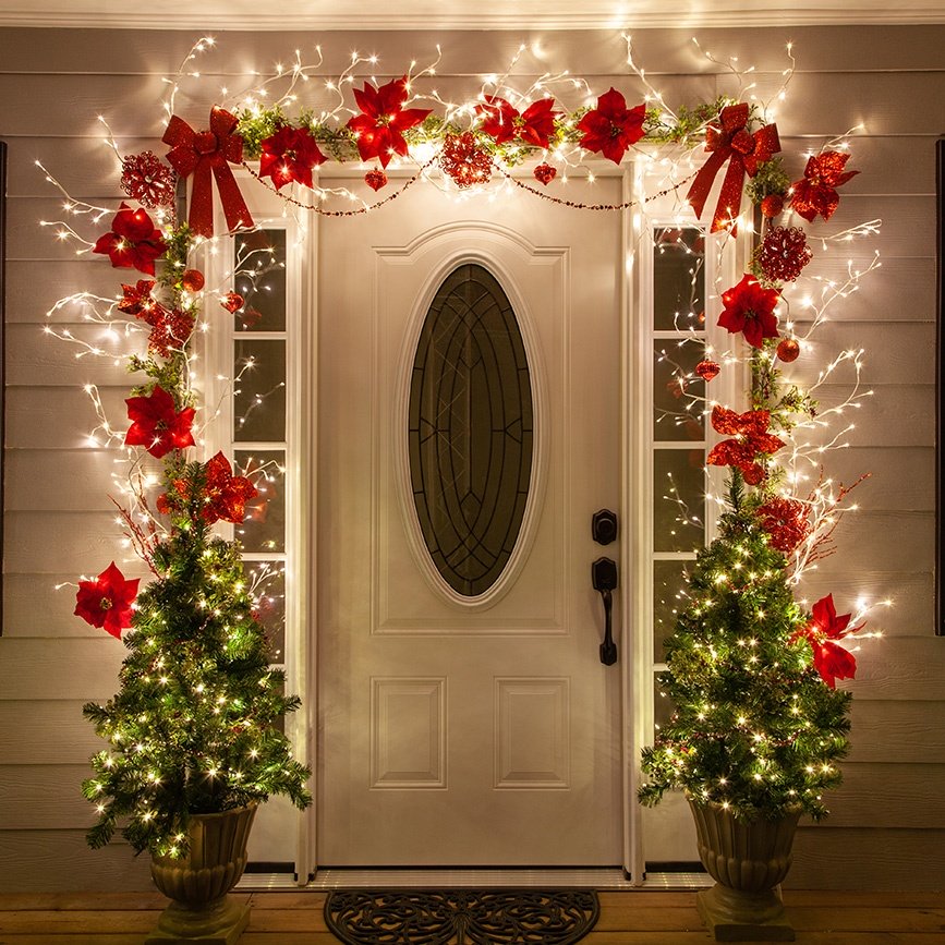 door Christmas Decoaration. 1 45+ Christmas Lights Decorations to Let Outdoor Area Twinkle - 25