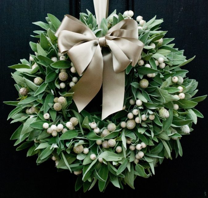 fresh-wreath..-1-675x642 60+ Creative Christmas Decoration Ways for Your Home