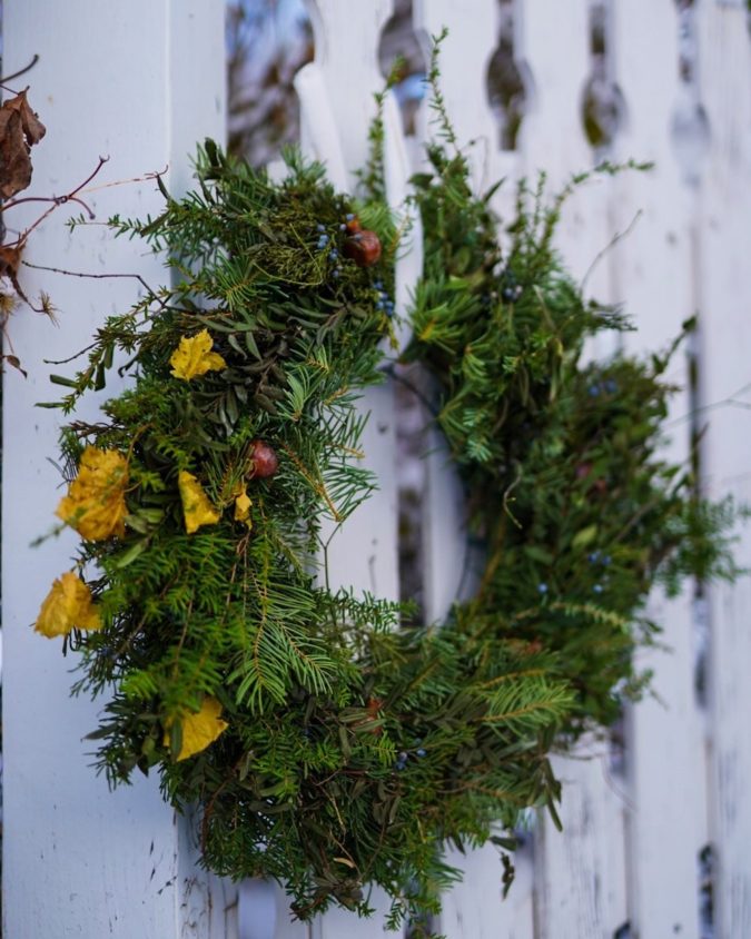 fresh wreath.. 2 60+ Creative Christmas Decoration Ways for Your Home - 2