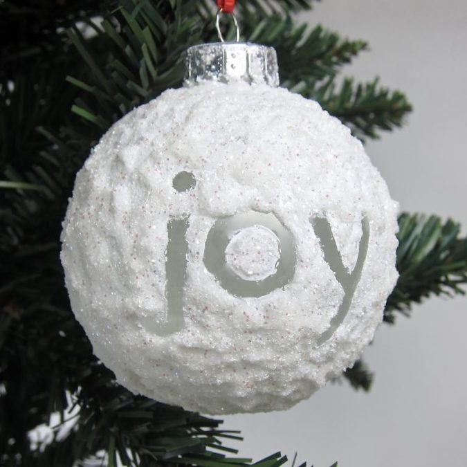 frosty fake snow. 3 60+ Creative Christmas Decoration Ways for Your Home - 23