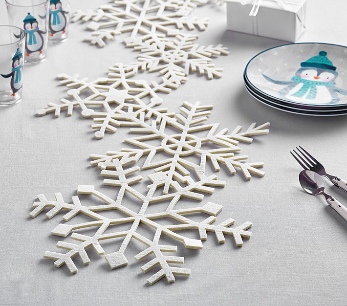 70+ Brilliant Ideas for This Year Christmas Decoration 64 snowflakes 70+ Brilliant Ideas for This Year Christmas Decoration - 64