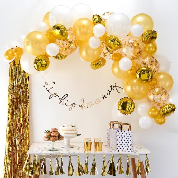 Gold Balloon Bouquet 2 70+ Hottest Marriage Anniversary Decoration Ideas at Home - 2