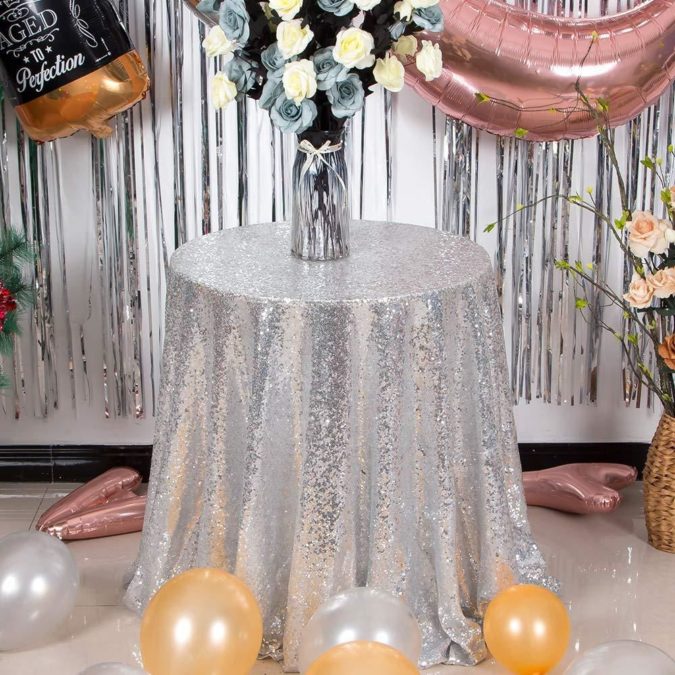 Silver-Glitter-party-table.-675x675 70+ Hottest Marriage Anniversary Decoration Ideas at Home