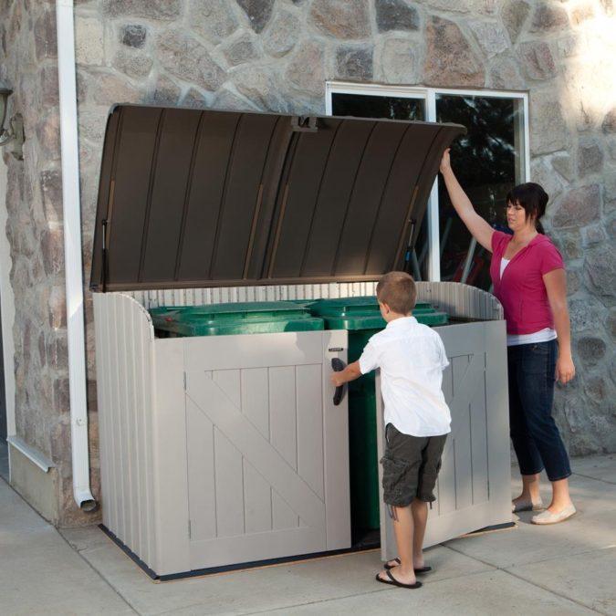 10 DIY Hacks to Get Rid of Pests in Your Garden Shed 2 garbage 10 DIY Hacks to Get Rid of Pests in Your Garden Shed - 2