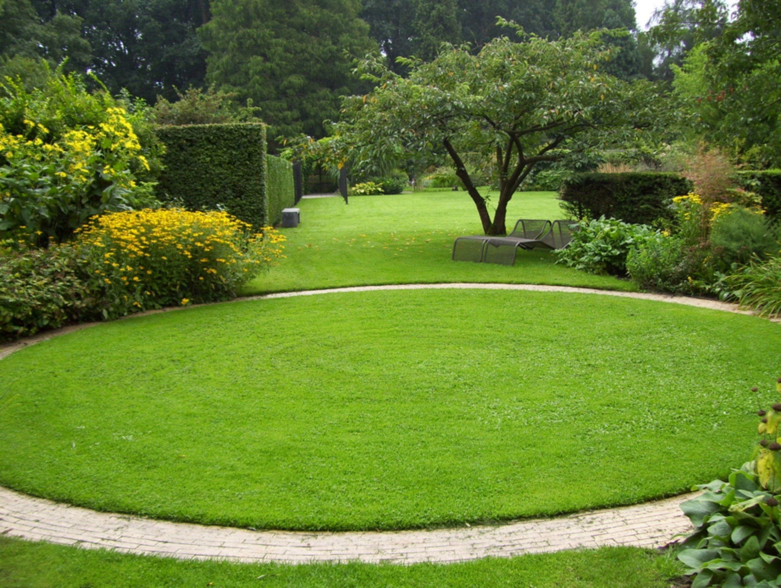 lawn-shape 100+ Surprising Garden Design Ideas You Should Not Miss in 2021