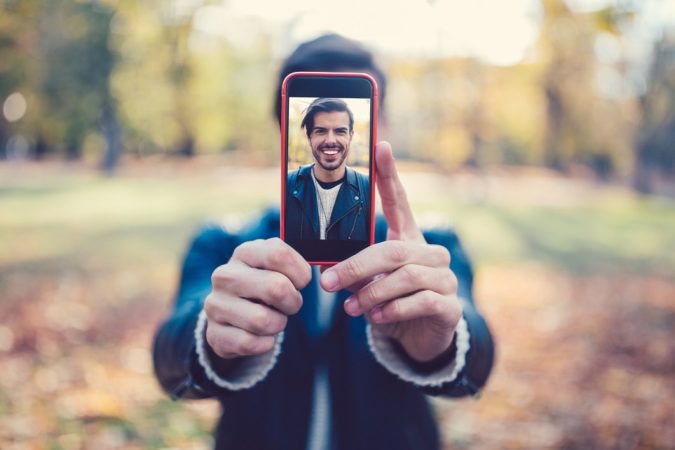 How to Protect Yourself When Dating 3 mobile taking picture How to Protect Yourself When Dating - 3