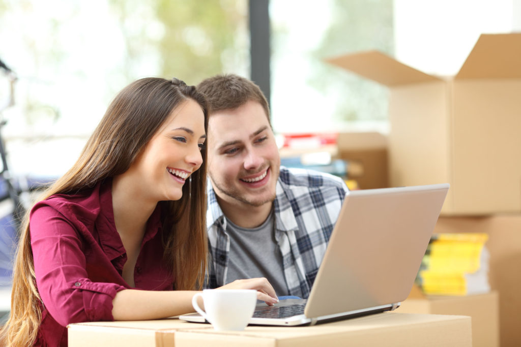 shutterstock-couple-laptop-1024x683 Top 15 Rated Long-Distance Moving Companies in the USA
