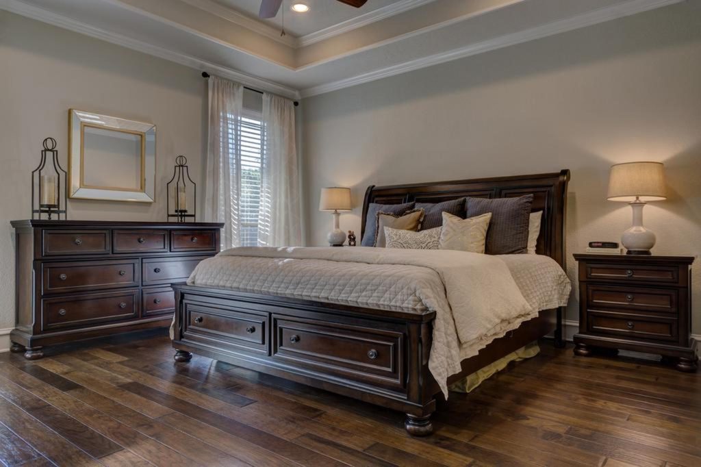 traditional-bedroom.-1024x682 70+ Outdated Decorating Trends and Ideas Coming Back in 2022