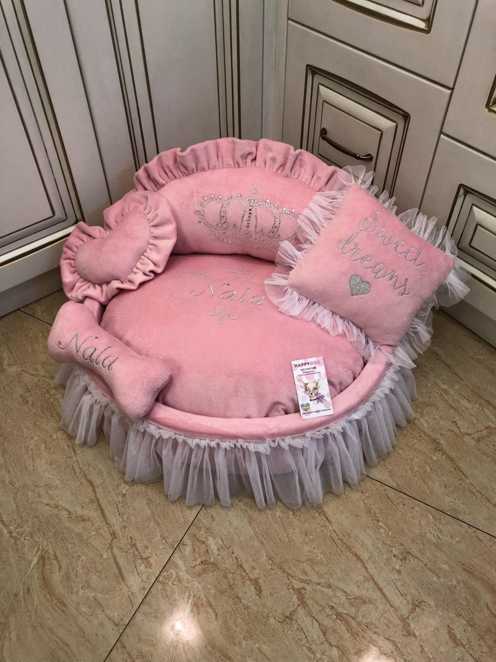 royal bed.. +80 Adorable Dog Bed Designs That Will Surprise You - 5