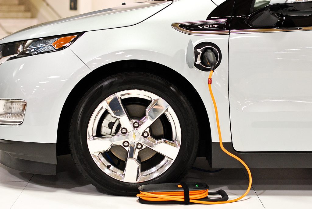 5 Surprising Reasons Tech Lovers Should Shop Used Cars 5 fuel efficient car 5 Surprising Reasons Tech Lovers Should Shop Used Cars - 1