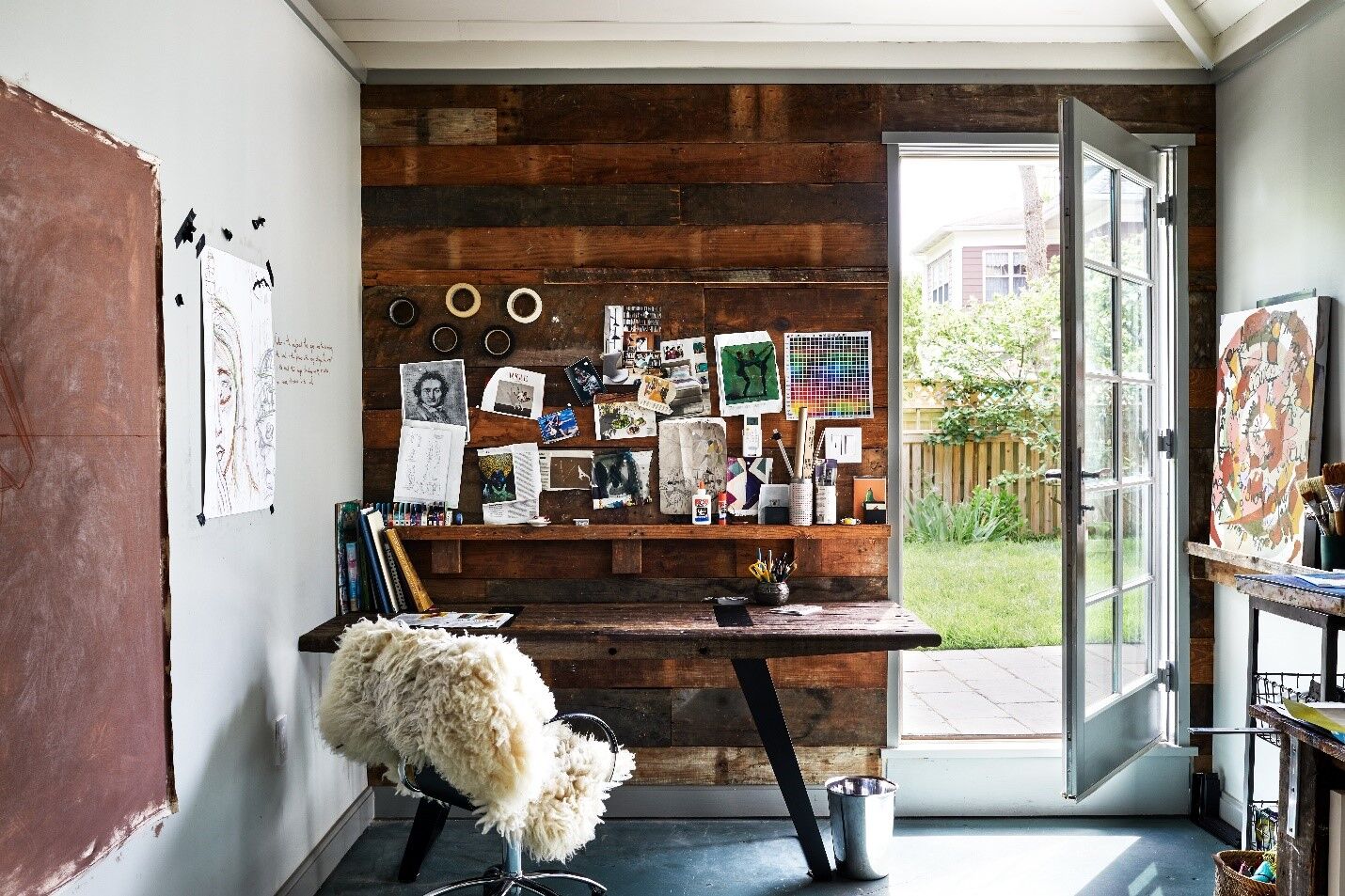 Electric Standing Desks: Which Type Is the Right One for Your Home Office? 5 garage office Electric Standing Desks: Which Type Is the Right One for Your Home Office? - 5
