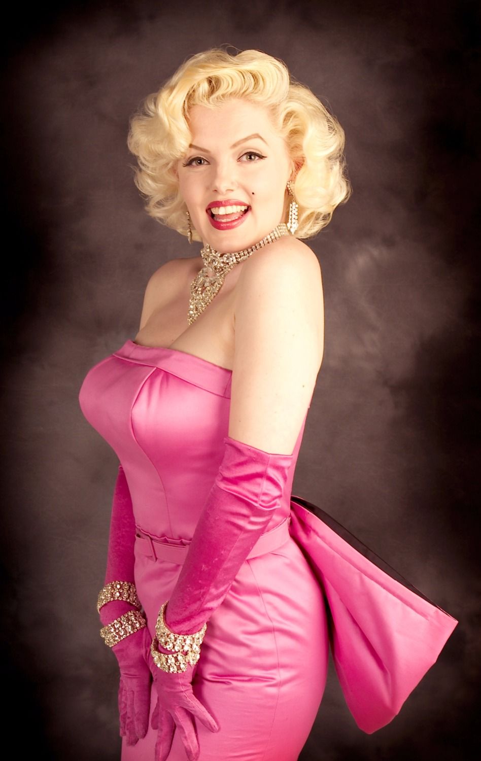 Marilyn Monroe 10 Secrets of Dressing According to Body Type - 6