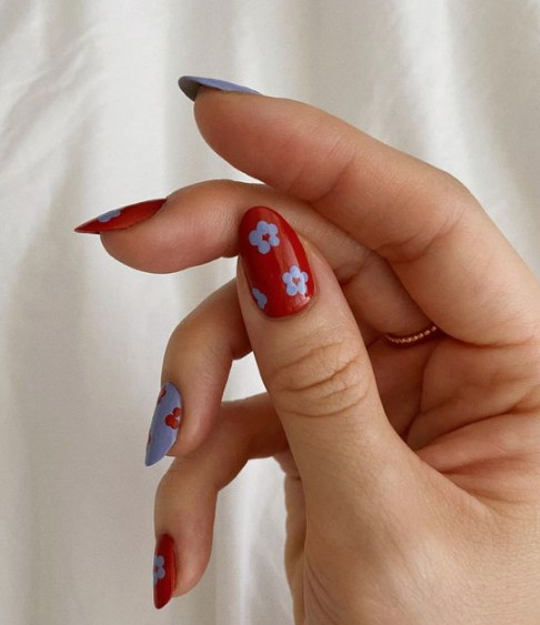 red and blue floral nail theme