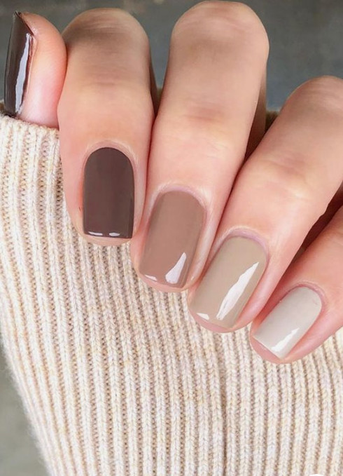 neutral shades manicure