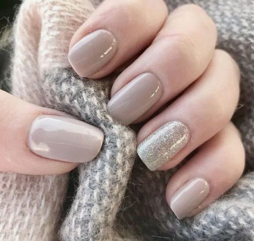 nail ideas for ladies with grey hair