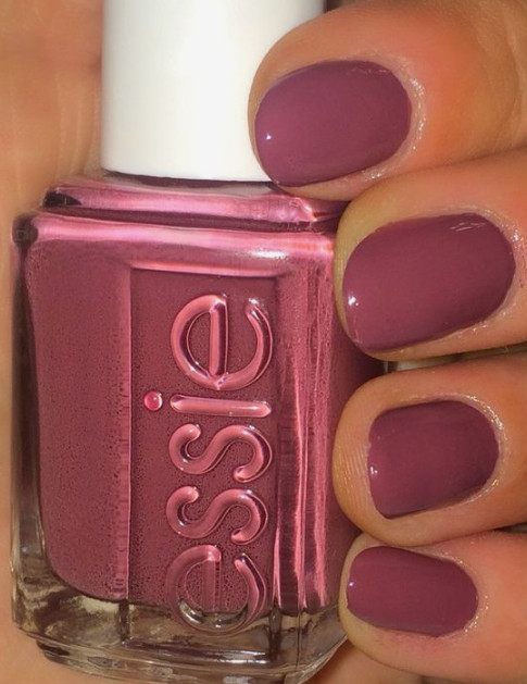 essie berry pink nail paint