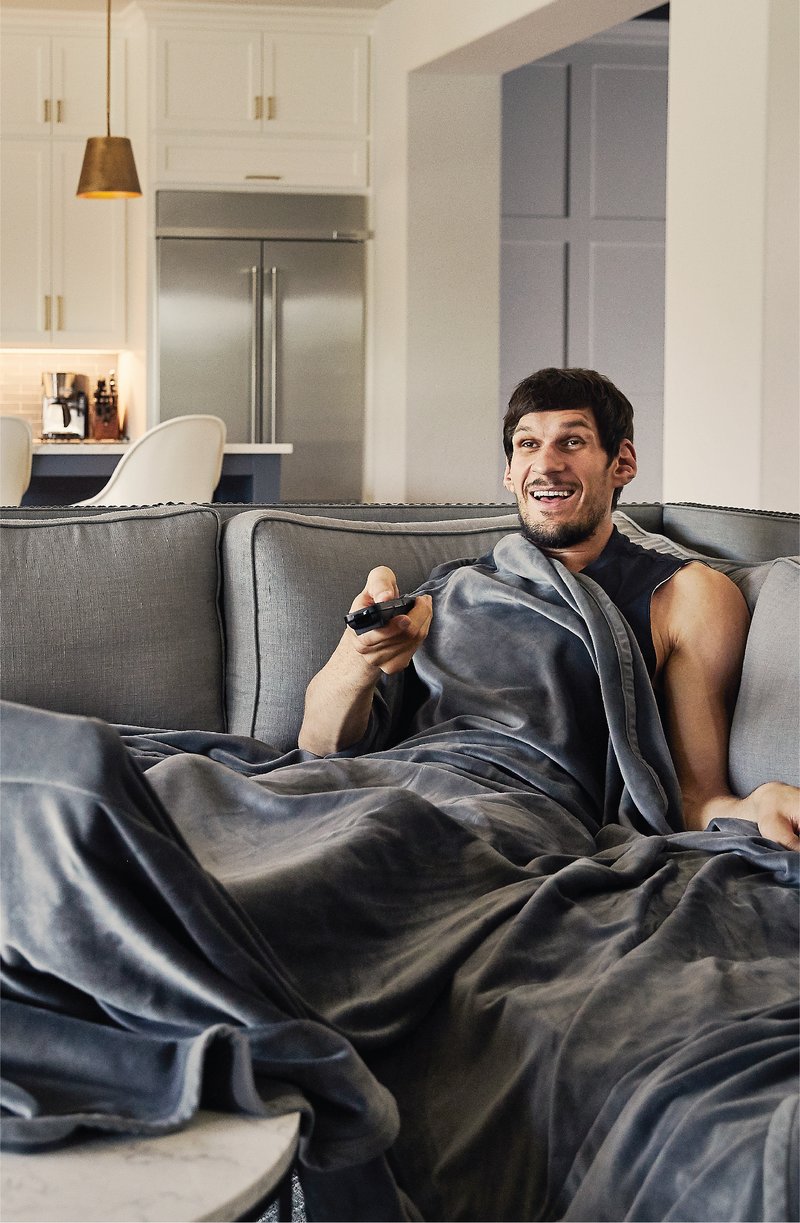 25+ Best Brother Gift Ideas to Give on His Birthday 6 Blanket 25+ Best Brother Gift Ideas to Give on His Birthday - 3