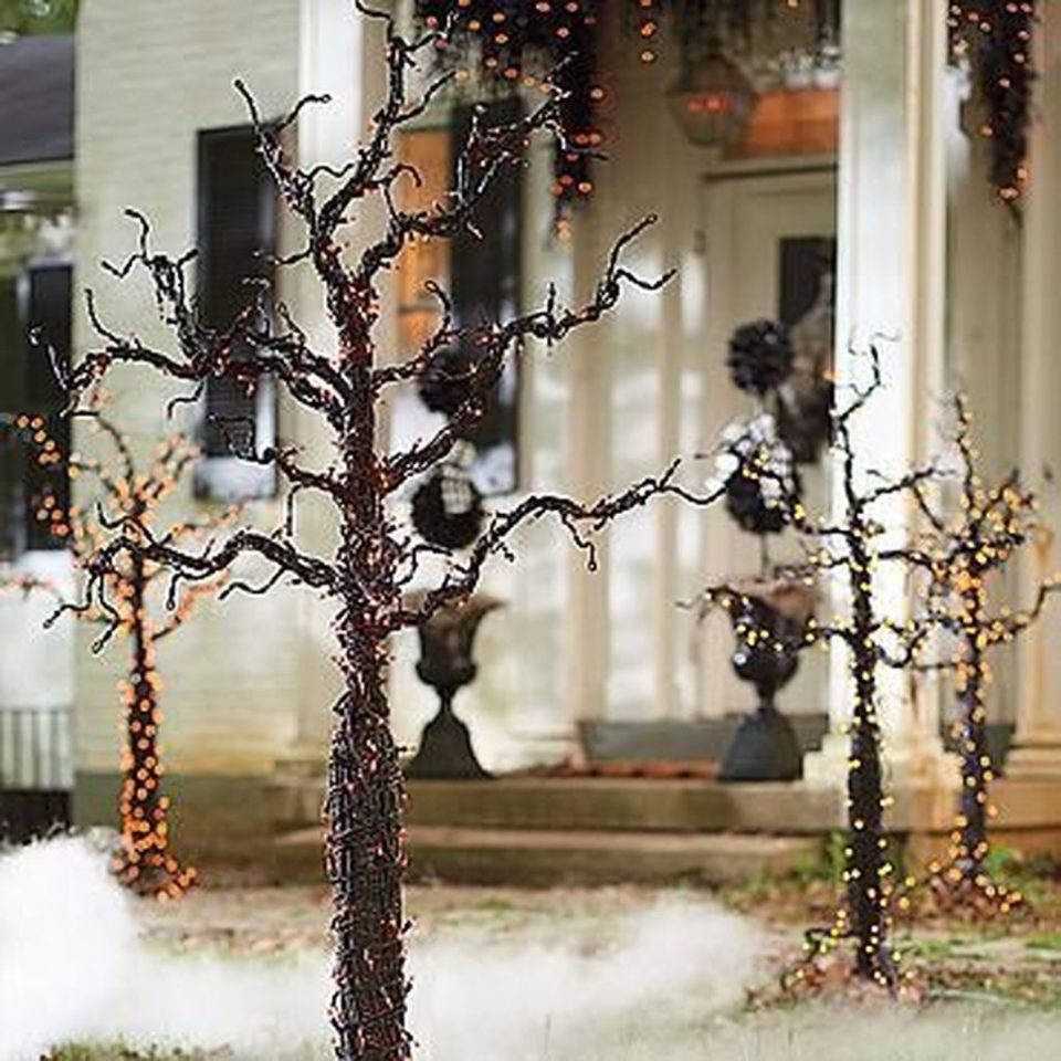 Outdoor-Halloween-Decor Tips for Making Your Home Stand Out This Halloween