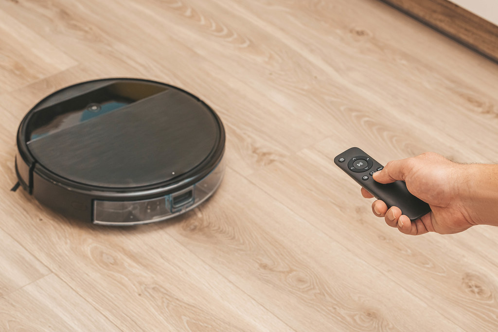 25+ Best Brother Gift Ideas to Give on His Birthday 26 Vacuum Robot Cleaner 25+ Best Brother Gift Ideas to Give on His Birthday - 18