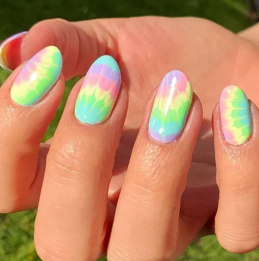 marble water effect nails