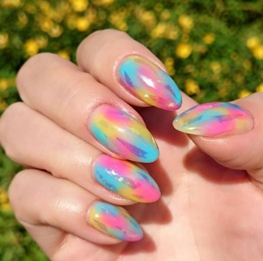 37+ Gorgeous nail-art designs to sparkle this winter 29 marble water effect nails