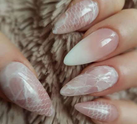 37+ Gorgeous nail-art designs to sparkle this winter 43 snake skin nail designs