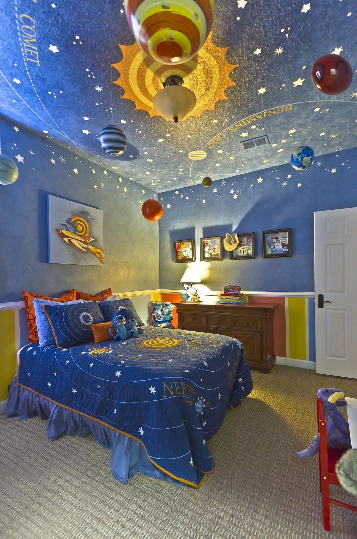 Wallpaper-on-ceilings 10 Cute Ways to Use Removable Wallpaper for Your Kid’s Bedroom