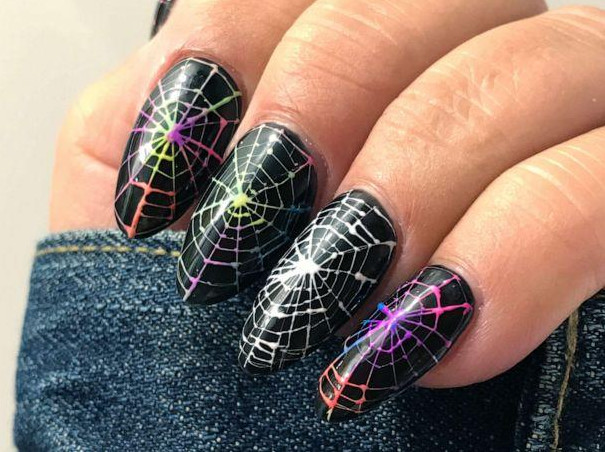 spiderweb nail art
