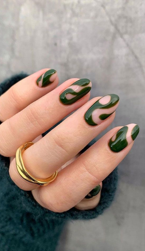 Filled-in swirls nail art