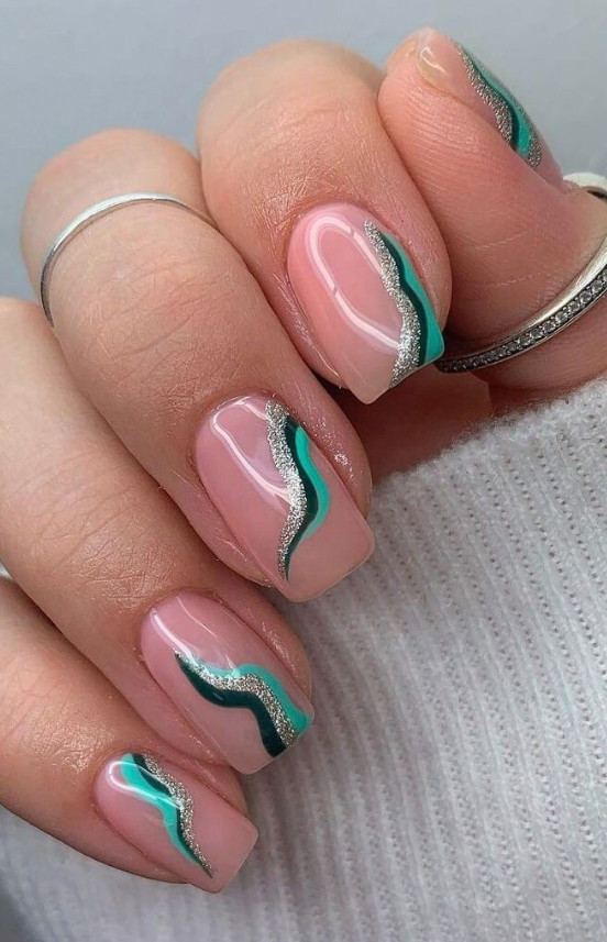 Filled-in swirls nail art