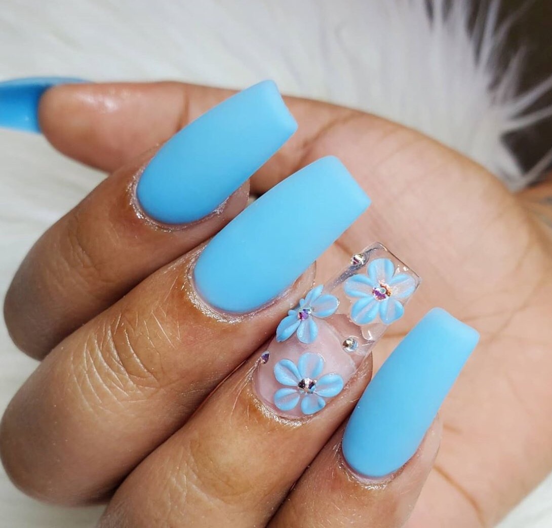 3D floral Acrylic Nails in blue. 2 90+ Hottest 3D Acrylic Nails With Flower Designs - 1 3D acrylic nails with flower designs