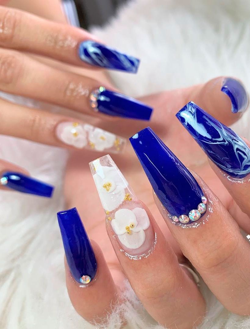 3D floral Acrylic Nails in blue